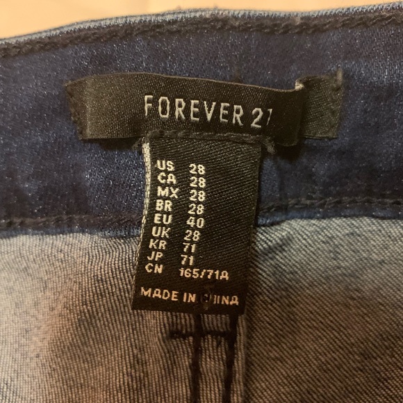 High-Rise Striped Skinny Jeans - Picture 2 of 5